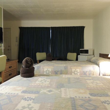 100 Mile Motel & Rv Park 100 Mile House Ruang foto