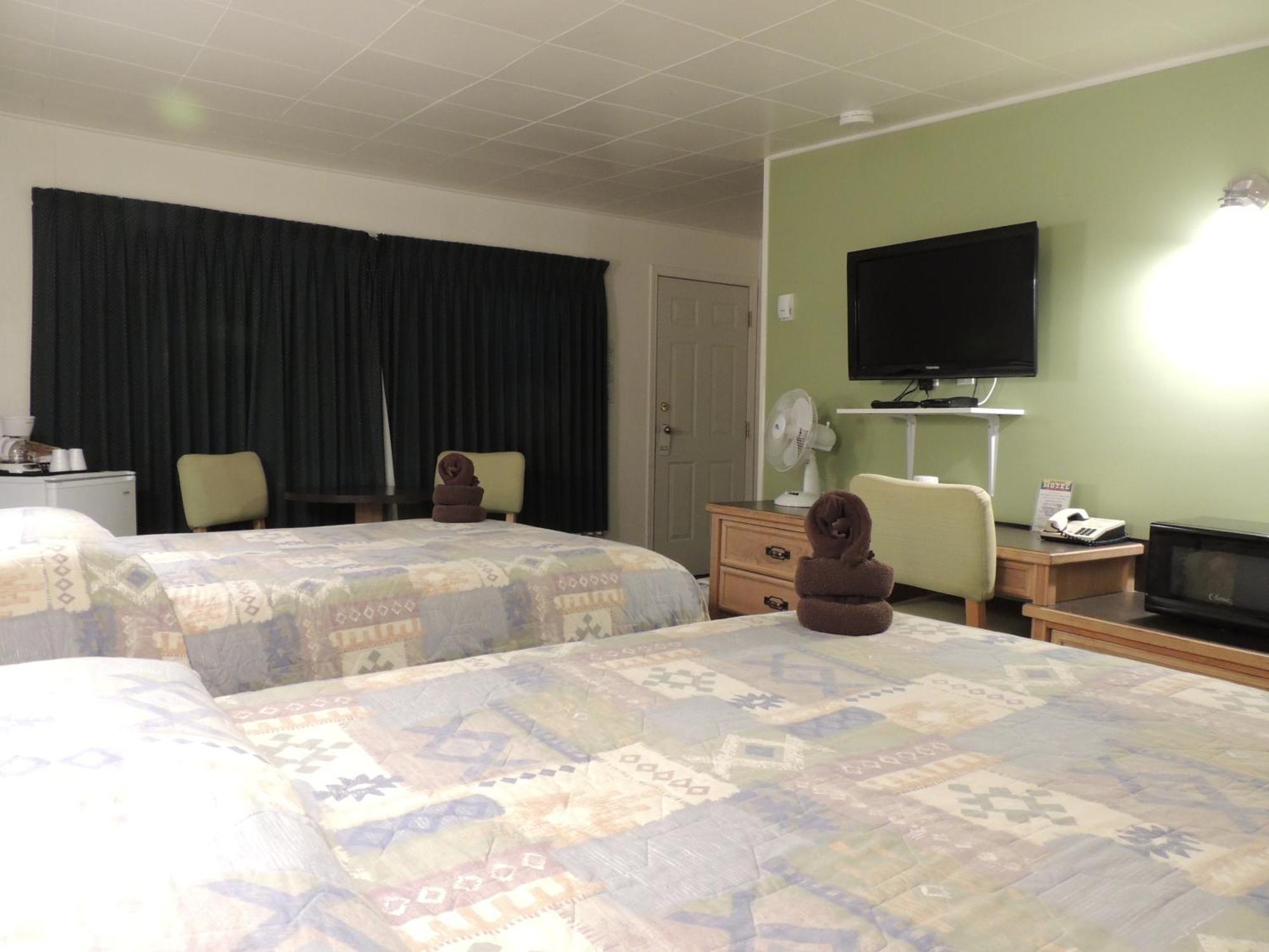 100 Mile Motel & Rv Park 100 Mile House Ruang foto